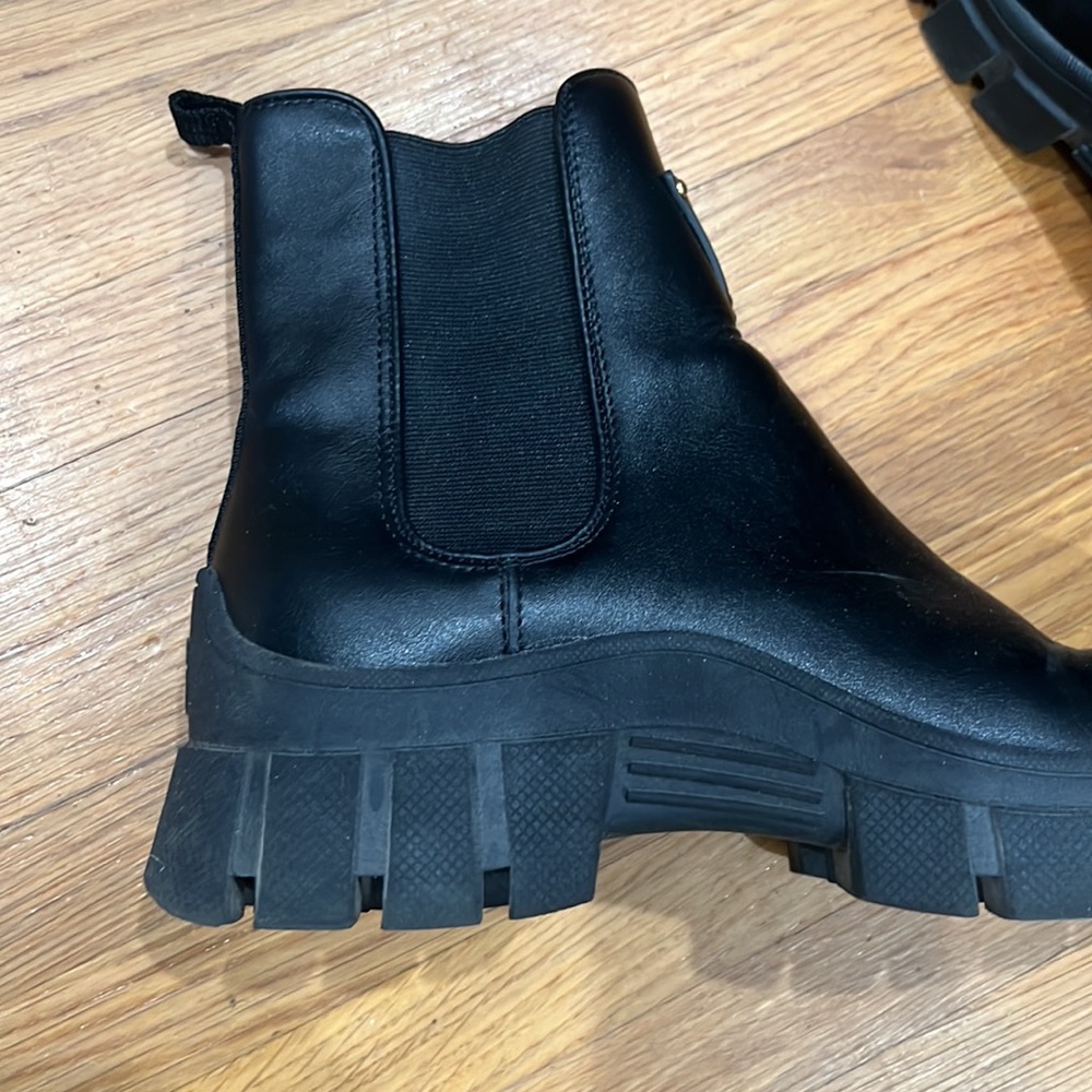 Guess Slip on leather Boots - Picture 5 of 7
